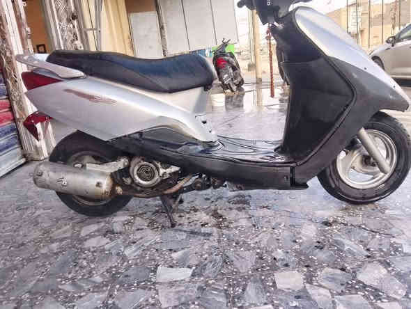 السلام عليكم دراجه بريز دراجه شغاله وشلعتهه حلوه للبيع كفراته بلادي مختمهه من طول لطول سعر500وبيه مجال بصيط رقمي *********** العنوان بغداد الفضيليه
