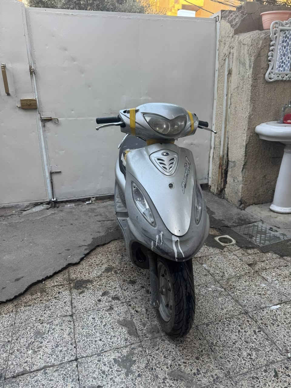 سلام عليكم كامكو 140 نوزل للبيع
كفرات بلادية
باتري جديد
سعر 175الف
مكان الغزالية 
رقم الهاتف:***********
