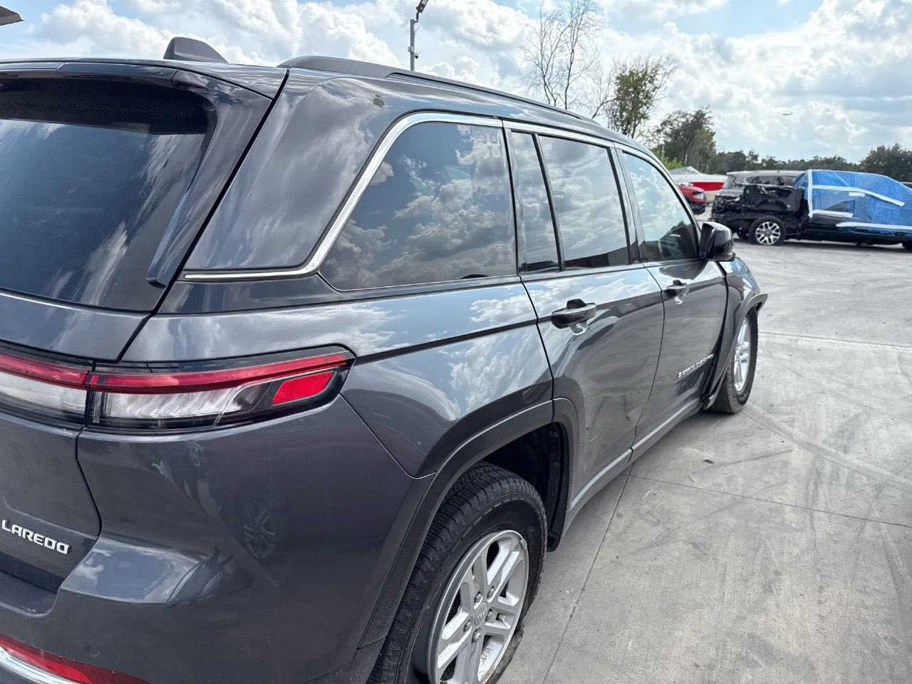 سيارة جيب لاريدو للبيع 
بدون ايرباك 
2025 
ب245ورقة
للتفاصيل اتفضل خاص


**إذا كنت صاحب هذا الإعلان وتريد حذفه لأي سبب، رجاءا أرسل رسالة إلى الدعم الفني**