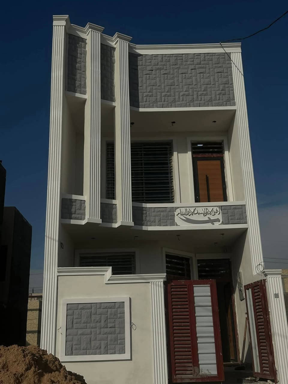 السلام عليكم خلفة مصري متفرغ خشن وناعم خارجي
وداخلي شغل تسليم هندسي المكان بغداد 
الرقم بيه وتس ***********

