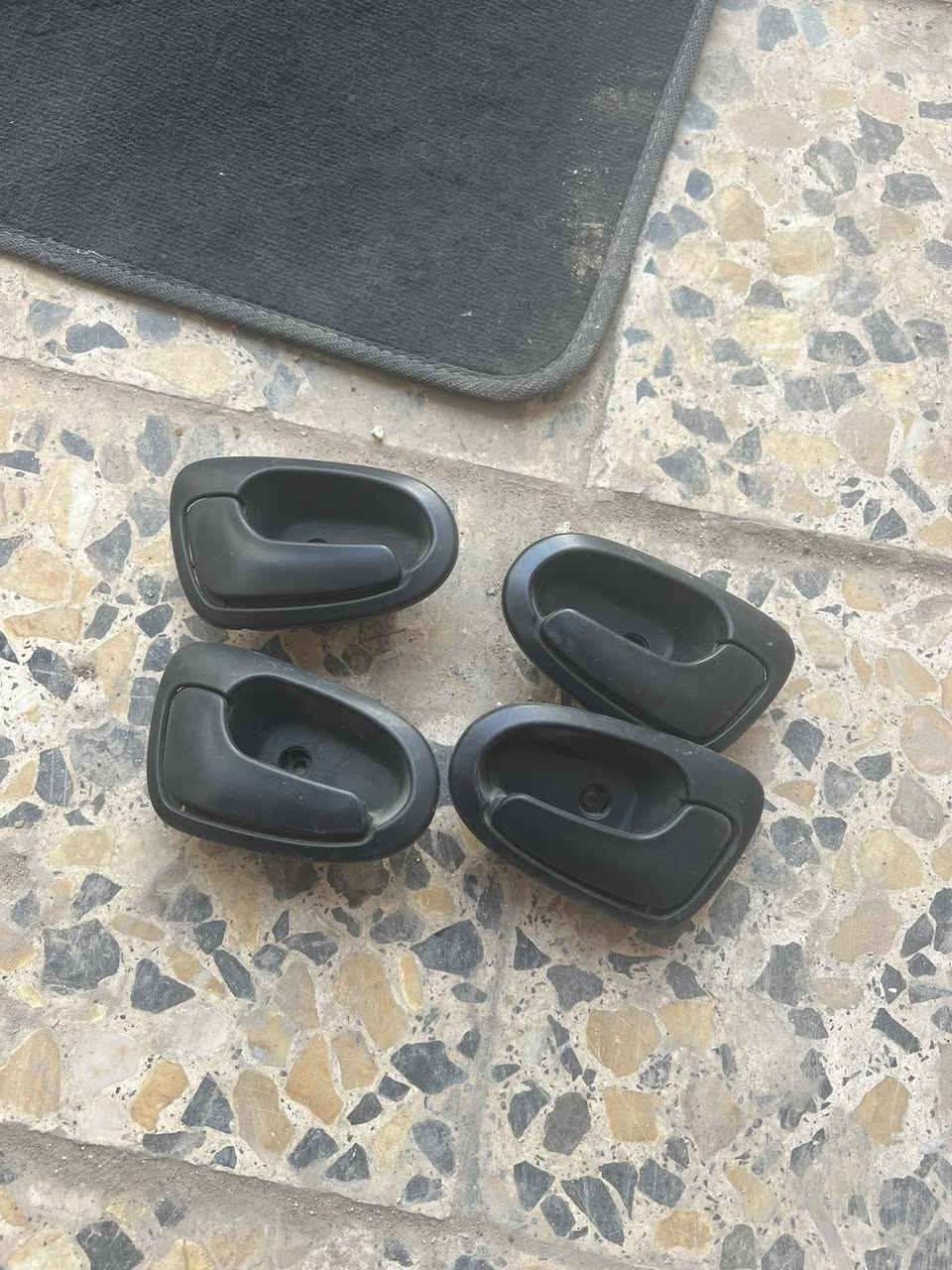 السلام عليكم شباب غراض طيبه كلهن بلادي من استلمت السياره فتحتهن
مازدات بلاديه…. نص عمر 

ارضيات …….جدد شرط مباقيات يوم بالسياره 

فلنجات …..بلاديه بدلتهن والخلل مو منهن

يدات باب …..بلادي 

كبات ……بلاديه شخط مابيهن 

 قزانات راديتر سره واحد نظيفات 

السعر قيم واخذ أبيع شلع 

مكاني مدينه الصدر


**إذا كنت صاحب هذا الإعلان وتريد حذفه لأي سبب، رجاءا أرسل رسالة إلى الدعم الفني**