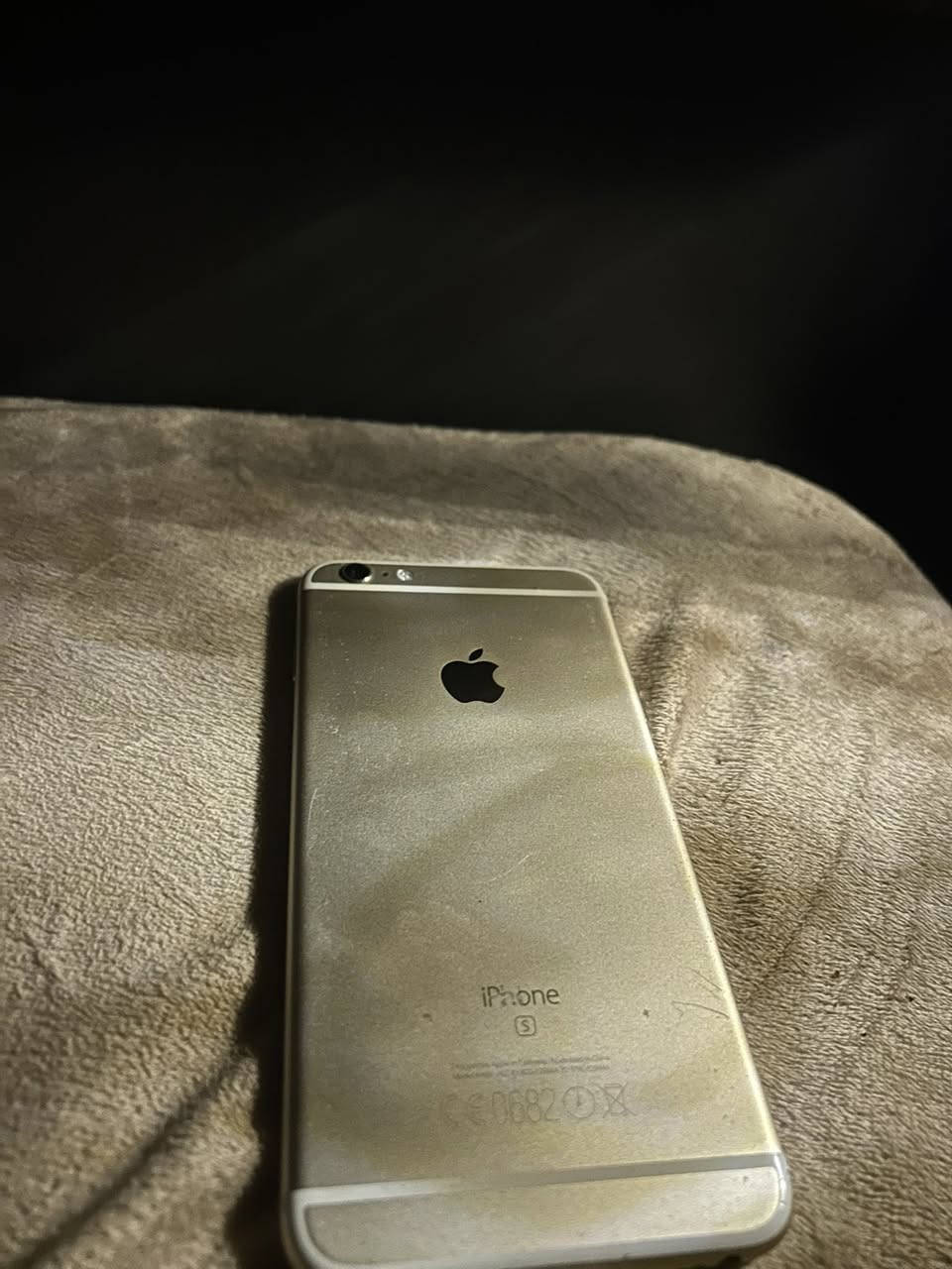 ايفون 6بلاسs
ذاكره 64

بصمه شغاله 

شحنه طبيعي

سعره 80 وبي مجال مكاني بغداد حي جهاد

***********
