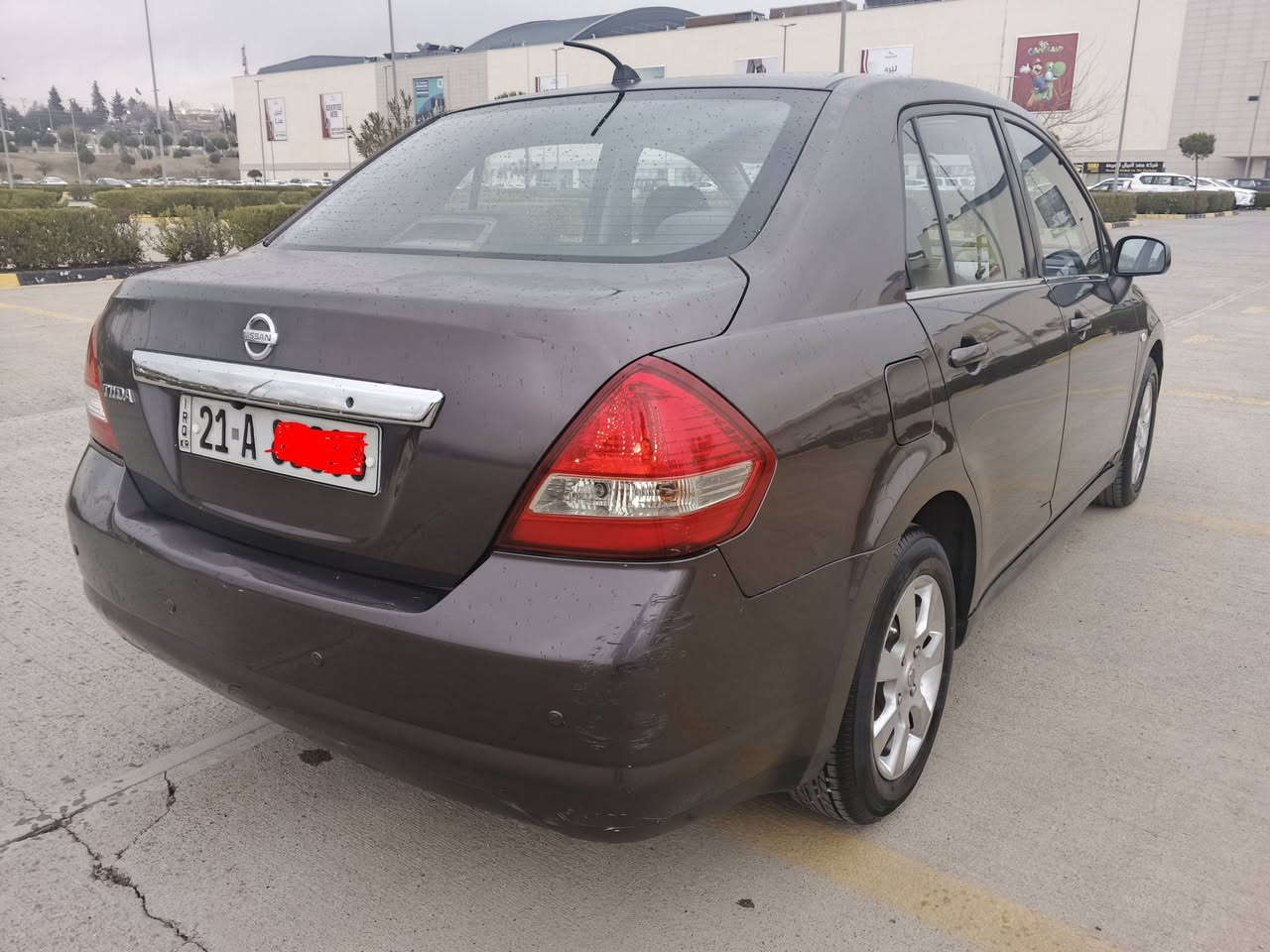 نیسان تیدا بێــبۆیاخ مۆدیل 2009 بۆفرۆشتن سە یارە کە لە سفریە وە لای خۆمانە خۆمان ڕە قە مان کردووە 230 هە زار ڕۆشتتووە گێڕو مە کینە نە کراوە تە وە هە موگیانی لە سە ر شە ریکە ماوە تەوە هە زە وڕە قە مو سە نە وی تازە یە بە ناوی خۆ مە وە یە تا 2031 تازە یە ڕە قە مێ کی جوانیشی لە گە ڵدایە 4  تایە ی تازە م بۆ بە ستووە 20 ڕۆژە هە ردو سویچی بیلادی خۆی ماوە بلاجکتۆر شاشە و حاسە و کامێرایە سە یارە کە بێ بۆ یاخە هیچ بۆیاخی نیە هە وگیانی بە شە رت تە برید گێر مە کینە هە موی بە شە رت سعری 90 گە ڵا ژمارە تە لە فون  ***********  یان  ***********  لە سلێمانم
