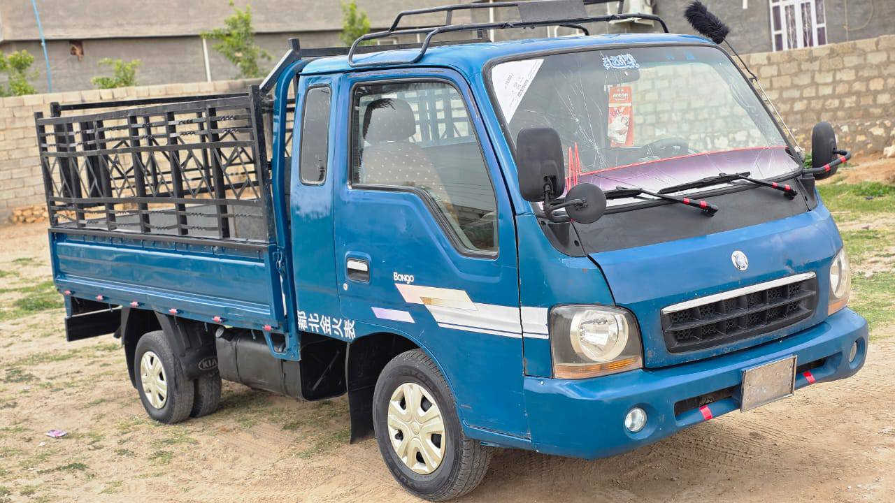 كيه ام عيون موديل  2001. حديد بدون رقم تكفل سرقه وعشاره محرك كير صدر كهربايات تخم  تاير كله جديد سياره مال جناي متعوب عليه جهزه من كلشي عل بلاد كله شقاله جهزه حله من صوره مال جناي متعوب عليه 7 جنكال دوشمه جديده محجل قلاف كله جهزه سعر 37 وبيه مجال بسيط مكاني رمادي خالديه ***********
