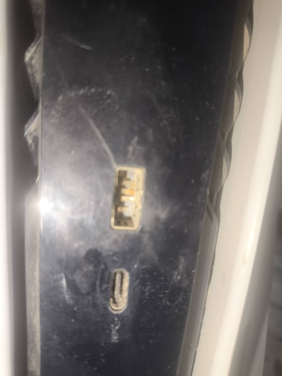 السلام عليكم
5 مستخدم 2-3 سنوات
90% نضيف
تجي تجربة يمي و تشوفة
Usb. الامامي و الخلفي طاير
السعر 750الف ما عندي توصيل


**إذا كنت صاحب هذا الإعلان وتريد حذفه لأي سبب، رجاءا أرسل رسالة إلى الدعم الفني**