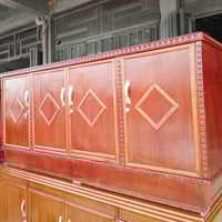 بوفيه للبيع تكمه ونضيفه طولها مترين سعرها 115 للاستفسار 07709429327