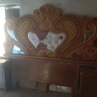 غرفة للبيع خشب عراقي السعر مناسب للإستفسار الاتصال على الرقم 078287877...