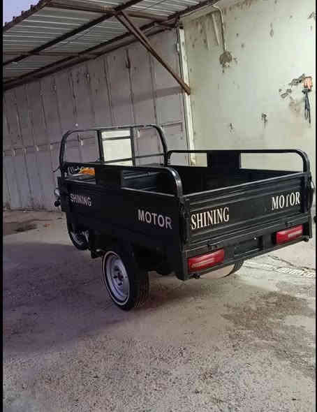 سلام عليكم ستوته للبيع موديل 17 مكينه 25 اوراق أصولي مكاني دوانيه شاميه سعر 2500 مليونين ونصف وبيه مجال ***********
