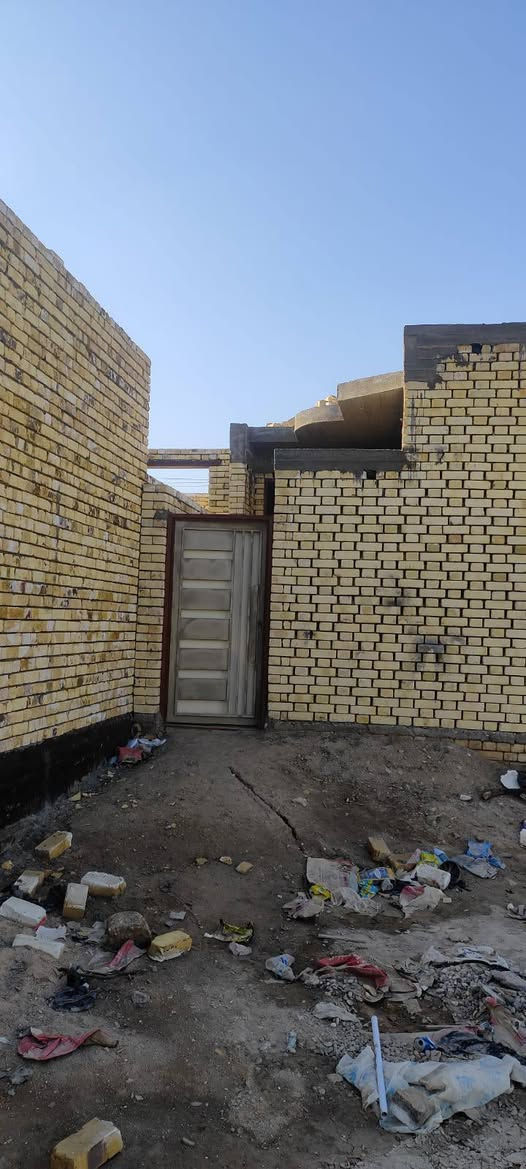 هيكل 100 خلفي طابوق مسلح بناء 2026  عرفه استقبال مطبخ صاله صحيات داخليه وخارجية تكدر تسحب عليه اسكان  مع كافة الخدمات السعر 45 مجال العنوان الفداء نهاية شارع ابو لبنان مقاطعة 25  للاستفسار ***********
