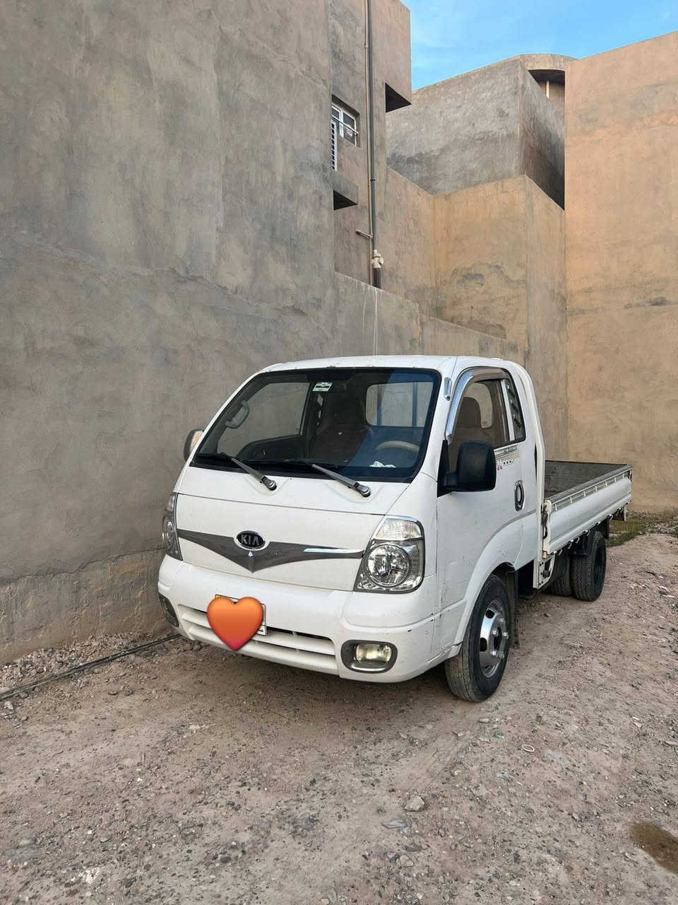 مكلف بالنشر.     🤎🤎 بيع مستعجل //   كيا حمل فحل موديل 2012 للبيع،  كير و محرك وشاصي مكفولات كفاله عامه،  سنويه جديده   مكان السياره سامراء   الاستفسار اكثر  ***********   حجي زاهد
