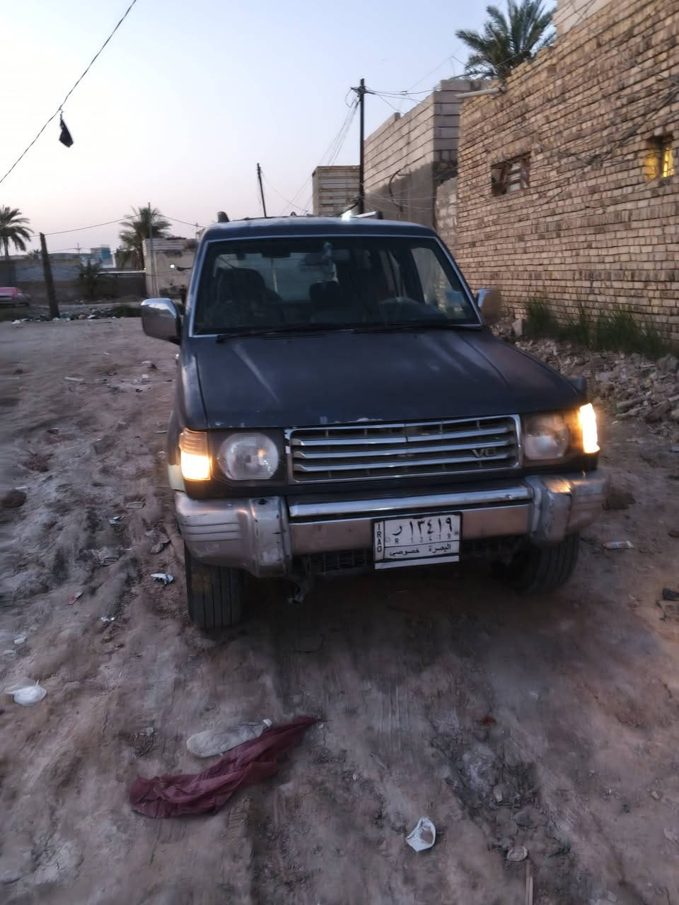 السلام عليكم باجيرو موديل  1993 رقم بصره مشروع وطني اي نقص ما بيها كهربائيات كلها شغاله داخل جديد السعر 33و بيها مجال مكان السياره الدوانيه غماس رقم الهاتف ***********
