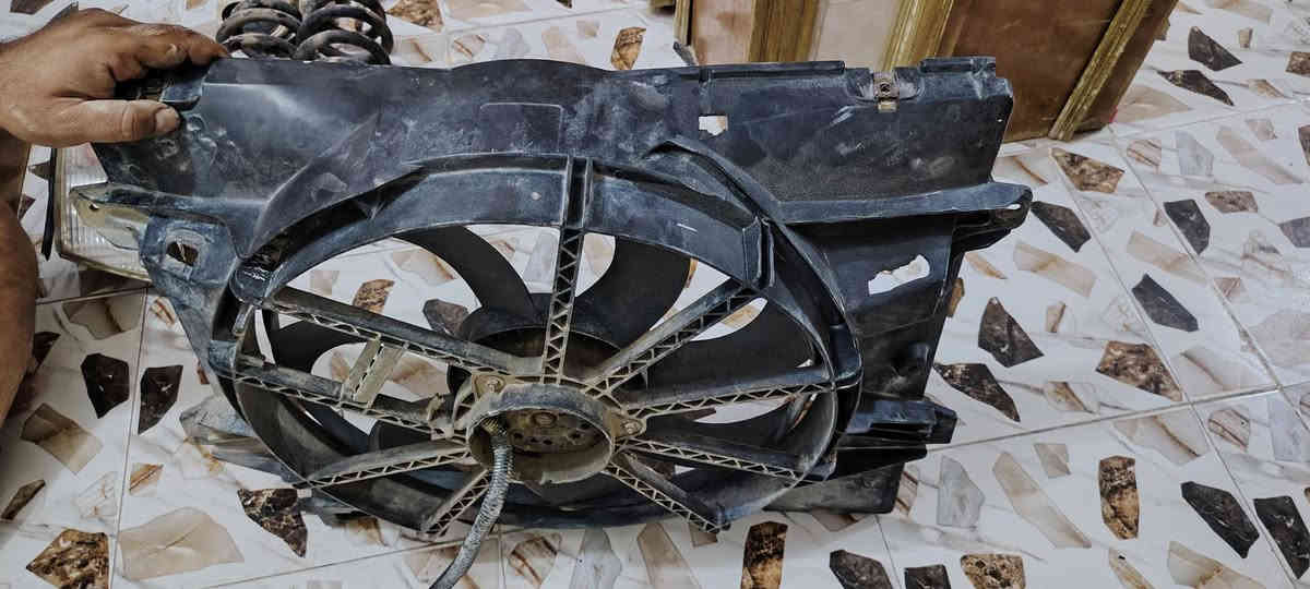 تتوفر غراض فورد فكتوريا تفصيخ الشراي خاص او اتصال *********** واتساب نفس الرقم
