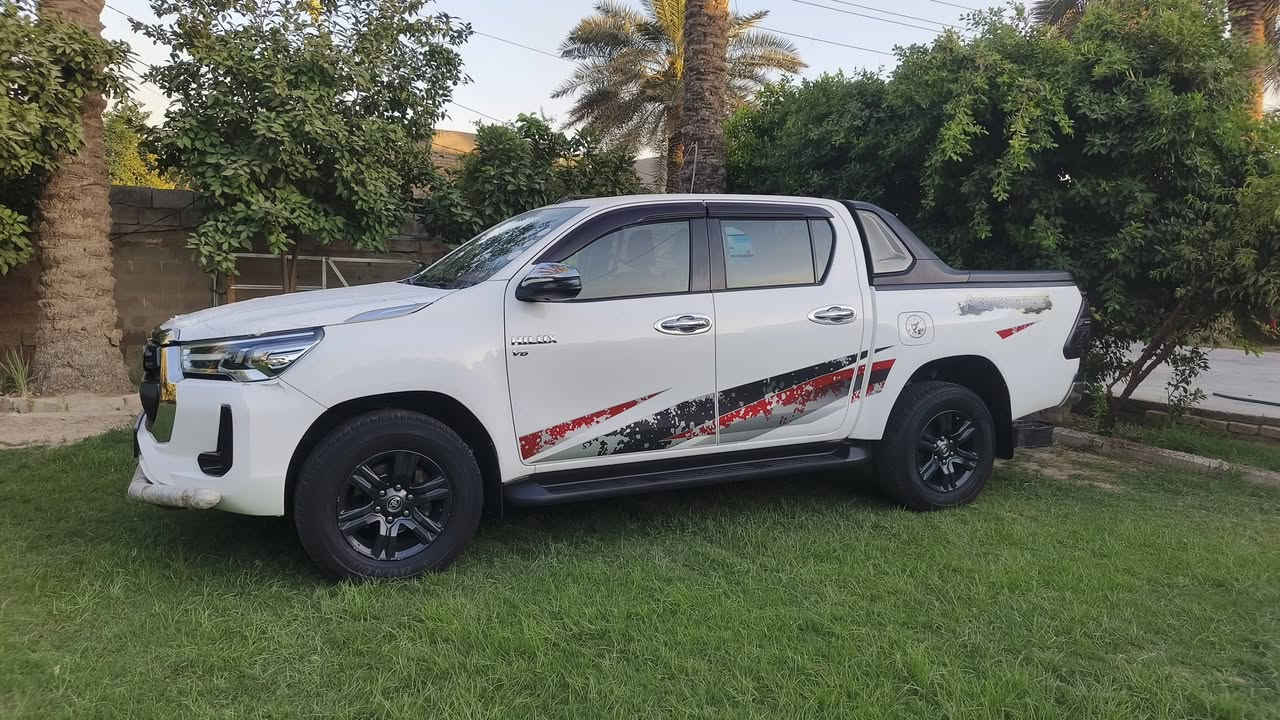 سلام عليكم للبيع تويوتا هايلوكس TRD 6V ساز فول مواصفات مكفوله كفاله عامه بيها فقط شبر بارد باب البدي الخلفي سياره كير محرك اكسل كفاله عامه بعدها عل وضع الشركه ماشيه ١٠٠ الف حقيقي سياره رقم سليمانيه الجديد بأسمي تحويل مباشر سياره نضيفه مال جناي مكاني بغداد للستفسار اتصل ***********
