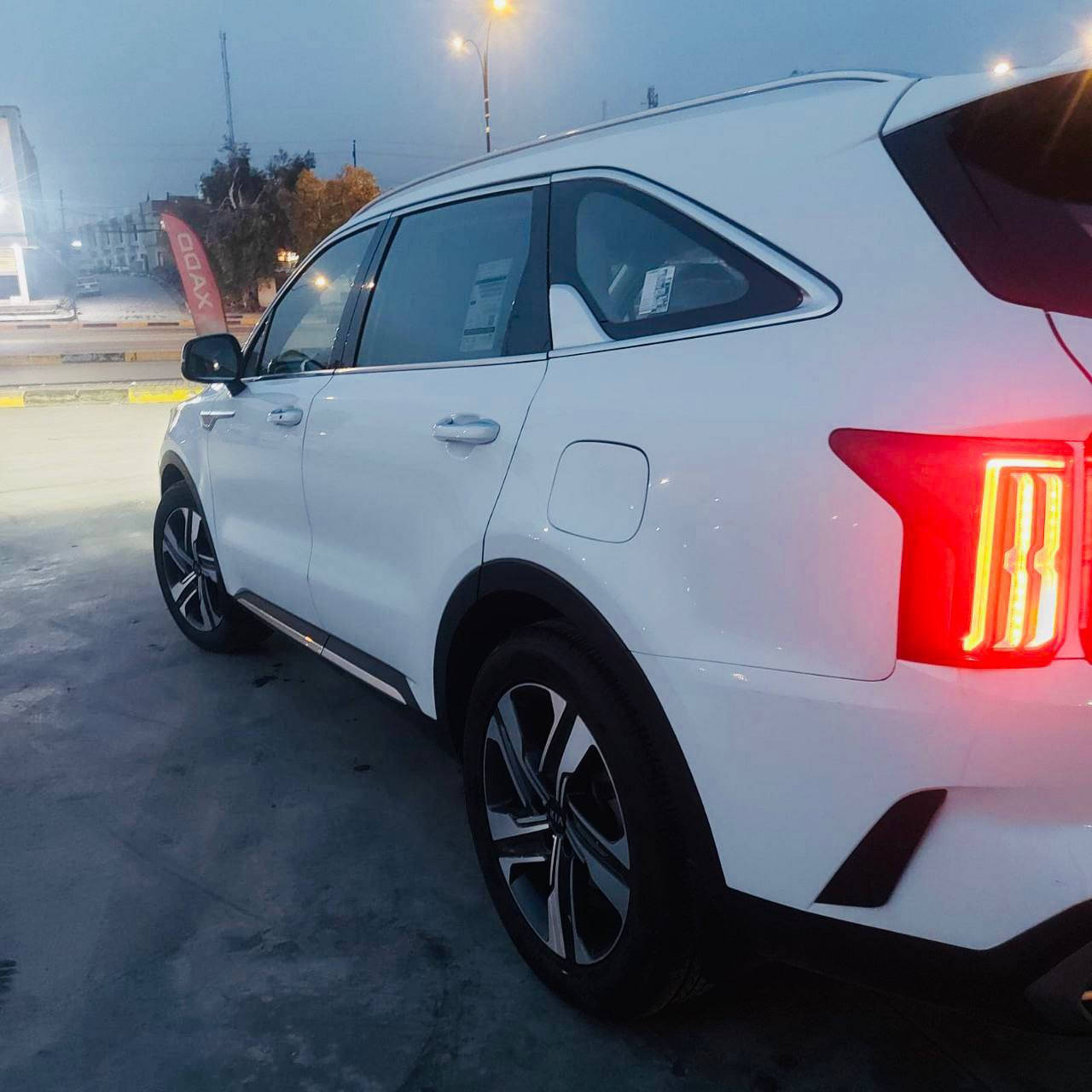 سلام عليكم
للبيع 

كيا سورنتو موديل ٢٠٢١ خليجي 

رقم اربيل دولي شرط التحويل

هزه وسنويه جديده

ماشية 109كيلو

محرك ستة🚀 سلندر شرط 

نص فول 

بصمة

كشنات كهرباء

سبع اراكب

صندوك كهرباء 

بردات خلفيه

مري شفط أشاير بل مري

حساسات 

تشغيل عن بعد 

شاحن واير ليس 

قمارة حديد 

كير عصا 

كامرة خلفية

كشنات جلد 

السعر ٢٦٠ وبيهة مجال 

مكان السياره جنوب الموصل حمام العليل📍

سياره بدون صبغ بيها ملاحظات فقط..
اتصل وتدلل ***********
