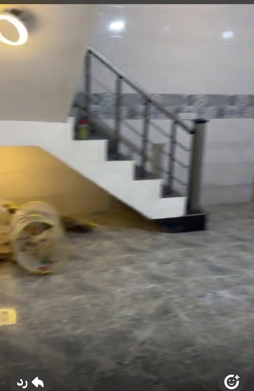 بيت للبيع زراعي (وقف)بكميره خلف جامع حجي صبر يحتوي ع مدخلين للبيت  وهول وحولي كبير ومطبخ وخدمات والطابق الثاني يحتوي غرفتين نوم وخدمات  مساحه 60متر 
هاتف ***********  وات ساب او اتصال
