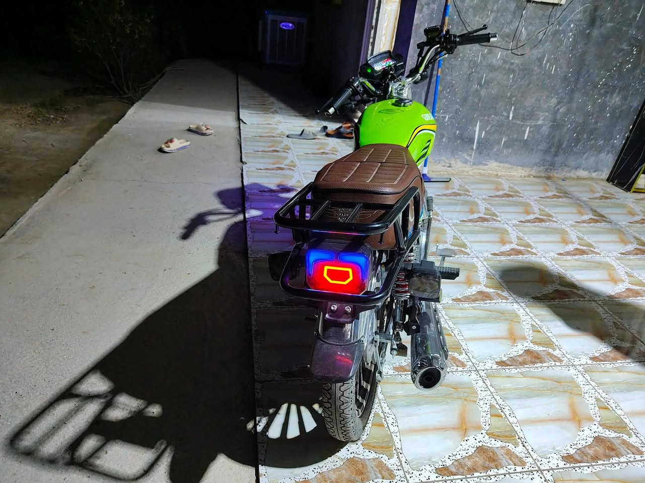 سيفان سونك الاصلي  موديل ٢٤ طالعه ٢٥ بشهر ٨ دراجه مكفوله كفاله عامه مكينه 200خرسه مكفوله كفاله عامه سعر 800بيهه مجال لشراي ***********
