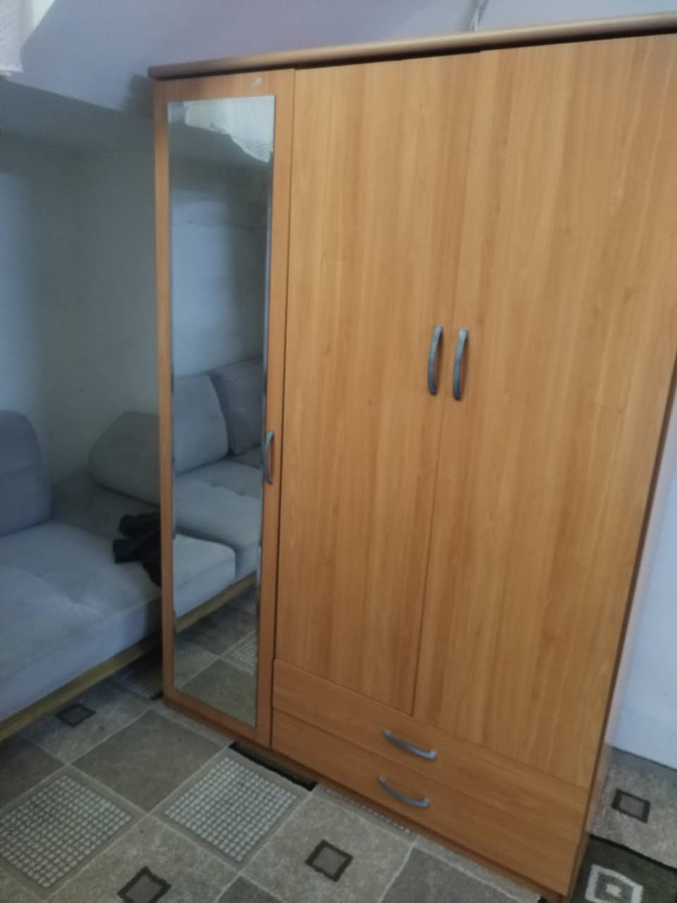 اسلام عليكم كنتور للبيع نضافه١٠٠بل ١٠٠ استفسار اتصال بل رقم ***********
