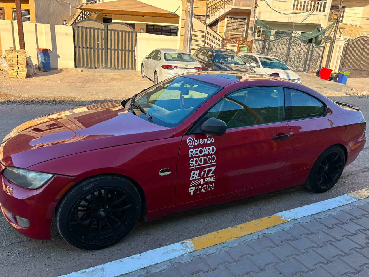 السلام عليكم للبيع BMW E92 335i موديل ٢٠١٠ وارد امريكي حادث فقط بنيد بدون صبغ السيارة تدفئة شغالة تبريد  ثلج فول مواصفات فتحة وبصمة ودخول ذكي وترحيب بالابواب كير ومحرك مكفول صدر جديد واتر بم جديد بالكارتون طاحونة بانزين جديدة كمبريسر تبريد جديد بالكارتون ومنظومة كاملة مال تبريد جديدة غرفة جديدة 
نقوصات السيارة حساس abs خلفي جبت واحد ومارهم وكيلون مال صندوك وحساس كرنك 
مكان السيارة بغداد الدورة
السعر ١٢٠ وبيهة مجال


**إذا كنت صاحب هذا الإعلان وتريد حذفه لأي سبب، رجاءا أرسل رسالة إلى الدعم الفني**