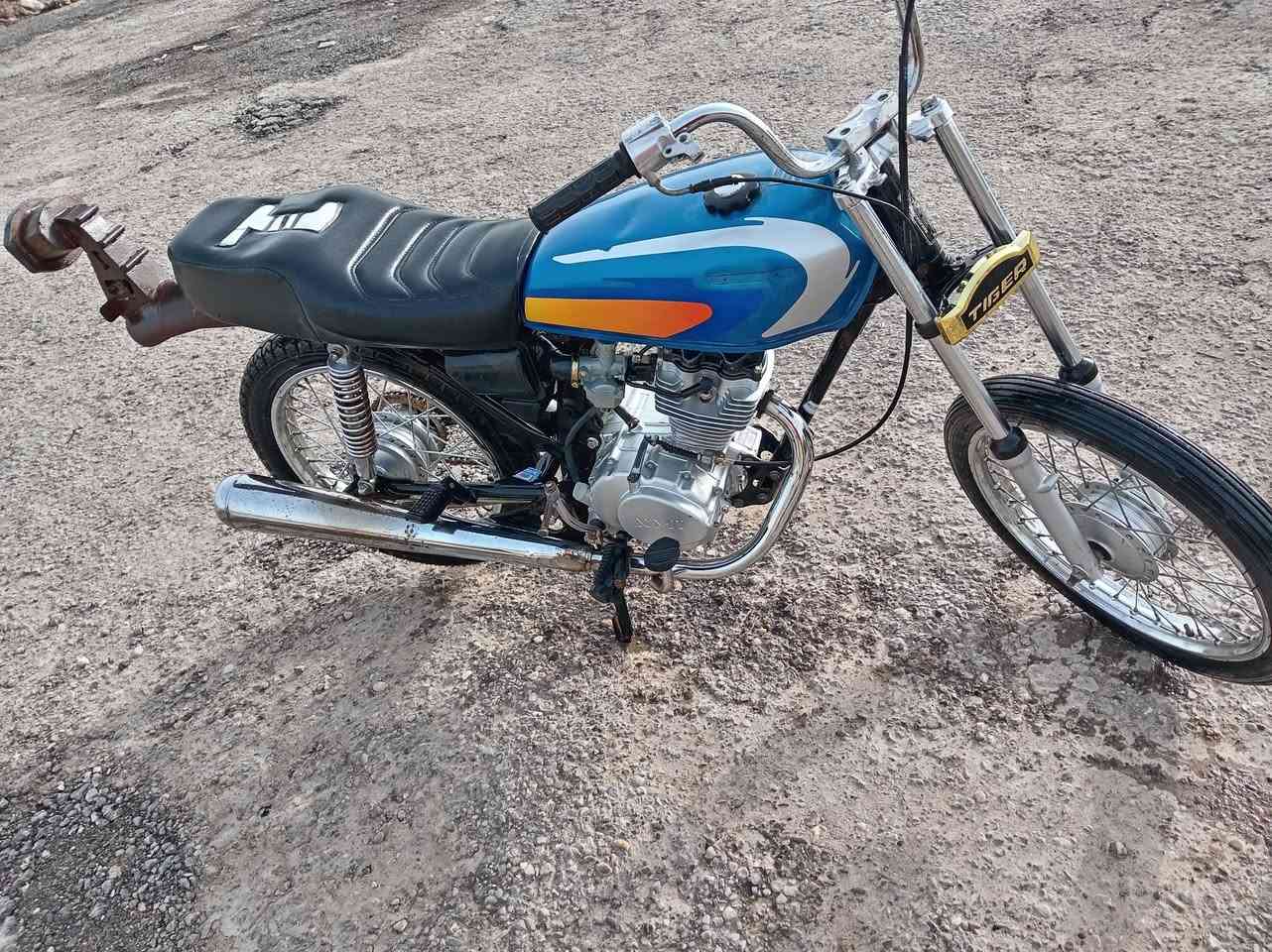 السلام عليكم دراجه لبيع تعميره  ٢٥ شاصي ٢٥ اوراق سكنر الشراي يراسل لو يتصل وبل خدمه مكاني الدوانيه حي الامين  *********** سبب البيع الاهل 😅
