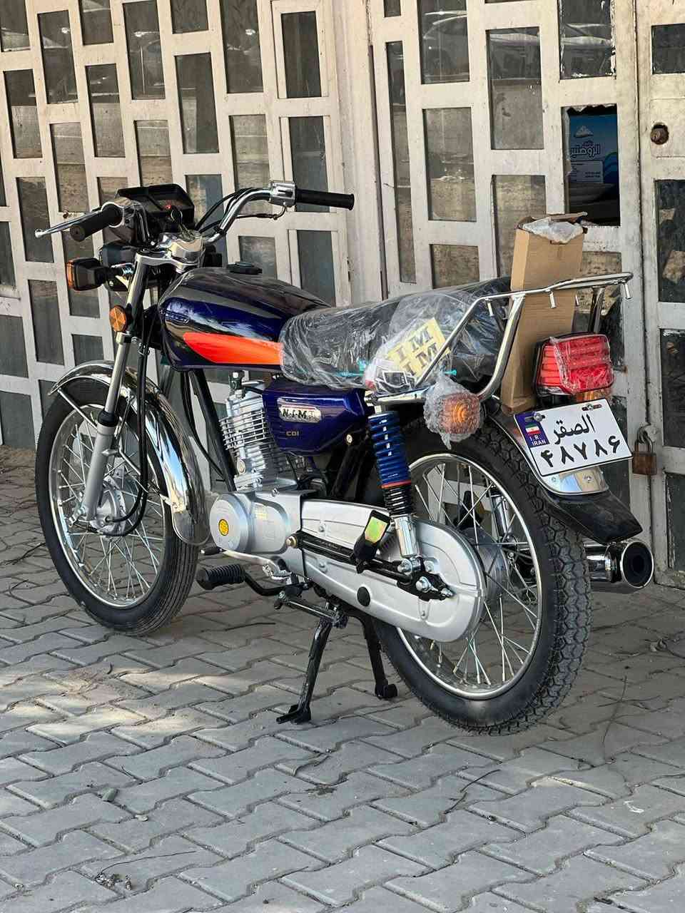 السلام عليكم شباب دراجه بانزين ناريه نؤع ايراني 4 كير شركته NIM الصقر  دراجه زيرؤ صفر كيلؤ متر غير مستخدم بعده ب الجيس  تجي ؤتشؤف بعينك جتي ب 3 سؤيجات مري مؤجؤد مكفؤل مؤديل 2025  كفاله عامه ملحقاتها ؤصل معرض _ منفيس _ كتلؤك العنؤان بغداد اي ستفسار تصل ***********
