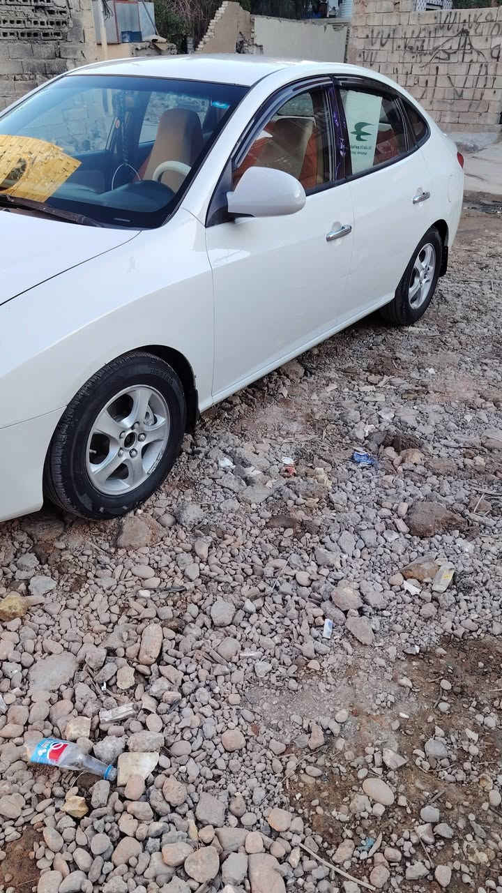 السلام عليكم
النترا 2010
خليجي ..
كيرتوماتيك .. 
3 قطع صبغ بدون داخل ..
سونار بل صوره 
مكان السياره ديالى بعقوبة 
سنويه جديده 2029 .. 
دكشن عالي .. 
سعر وبيها مجال 112$..  
رقم الهاتف ***********
