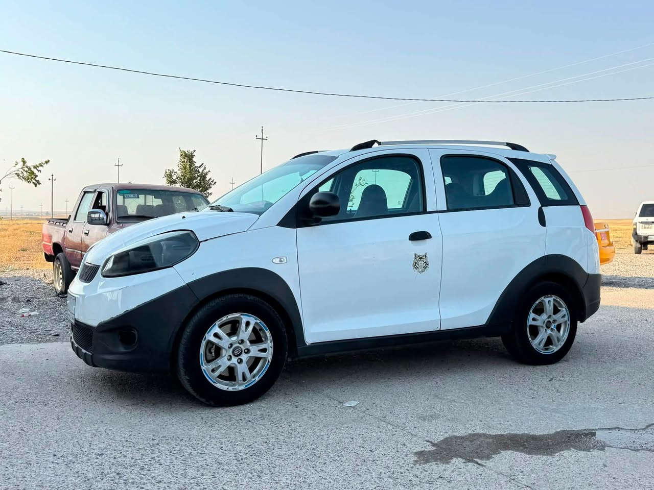 بسم الله الرحمن الرحيم
(Chery x1 )2014
67 هه زار km رؤشتووه
مه نه فيست و پاكانه ي بؤ كراوه
 به شه رتي ئه وه ي ديناريك قه رزاري تيانه بيت
گيرو مه كينه و ته بريت به شه رتي 100 فيته ر 
4 تايه ي لؤكي له ژيره   ديناريك مه سروفي تيانيه
29گه لاو كه ميك مه جال
***********
