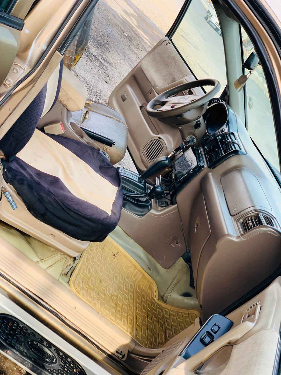 السلام عليكم
ازوزه للبيع موديل2000
رقم دهوك الماني شرط التحويل
محرك وكير ونجي 
كهربائيات كلها شغاله
صدرها تعبان 
السعر 37 ويرهم امراوس ابادوات 
موجوظ مازنجر وهاذه رقمي واتساب واتصال
***********
