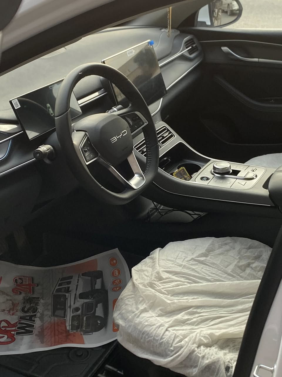 دستروير Byd Destroyer 2025
ماشيه 5 الاف 
السعر 19 مليون وبيهه مجال 
كفالة عامة مرقمة كامل 
بأسمي تحويل مباشر 
هايبرد 
داخل ابيض وجلد شاشة دوارة كبيرة وبرامج كاملة.  
ويل كروم. تفويله تمشي 1200km
مع كامل الملحقات الاصلية + بصمة + كارت +شاحنة سريعة ١٦ امبير  مو العادية. 
ماسحات + كاعيات حوضيات بلاد 

العنوان بغداد المداىن
الاتصال على الرقم
*********** يوجد واتساب
