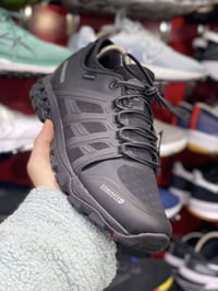 ماركة کاریمور وكالة اصلي جدید قياس :٤٣ طول القدم :٢٧.٥سم للحجز دذلي خا...