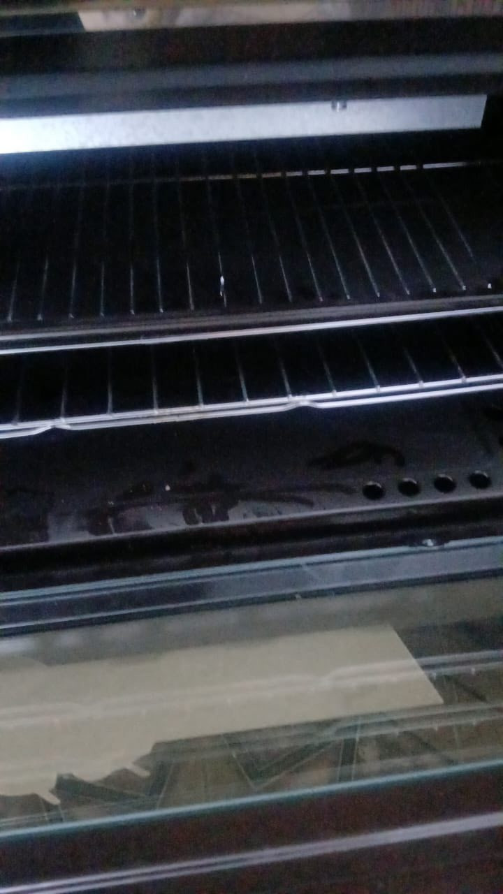 طباخ اخو جديد مرة وحده مشغلي خمس اعيون نوع كريازي الاصلي السعر 600 وبي مجال بيسط وع فحص الاتصال ع الرقم ***********
