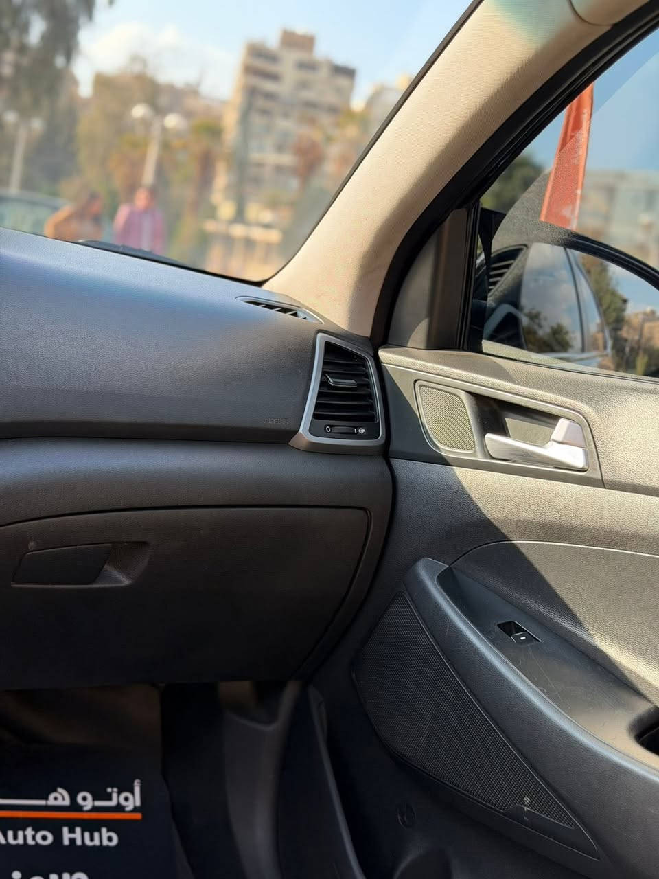 توسان
2017
أعلى فئة 
عداد ١٣٥ الف 
صيانات توكيل 
فبريكة بالكامل 
رخصة سنة 
للتواصل 01144791106


**إذا كنت صاحب هذا الإعلان وتريد حذفه لأي سبب، رجاءا أرسل رسالة إلى الدعم الفني**