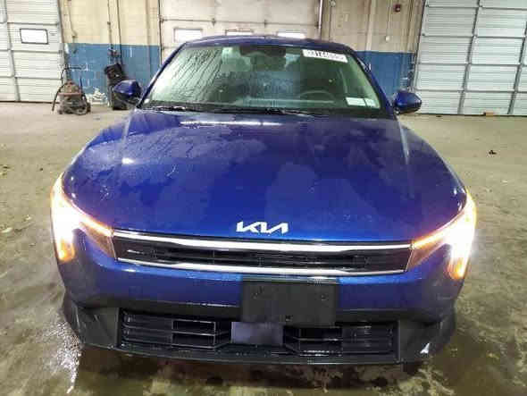 مزاد يوم  الاثنين المصادف1/12
🚘 نوع السياره: كيا كي فور 
🔹️الحادث / الضرر : كما موضح بالصور 
🔹️الموديل:2025
عداد المسافه ماشيه 13،679 ميل
4سلندر 2000
🔹️ حالة السيارة : تعمل وتسير 
🔹️ السعر : حسب المزاد 
⚠️ علما هذا نموذج بسيط من السيارات التي تعرض في المزاد يومياً 
- نوفر لكم شراء السيارات مباشرة من مزاد كوبارات و IAA الامريكي باسعار تنافسية 
التواصل واتساب أو اتصال على الارقام التاليه 
***********
***********
***********
