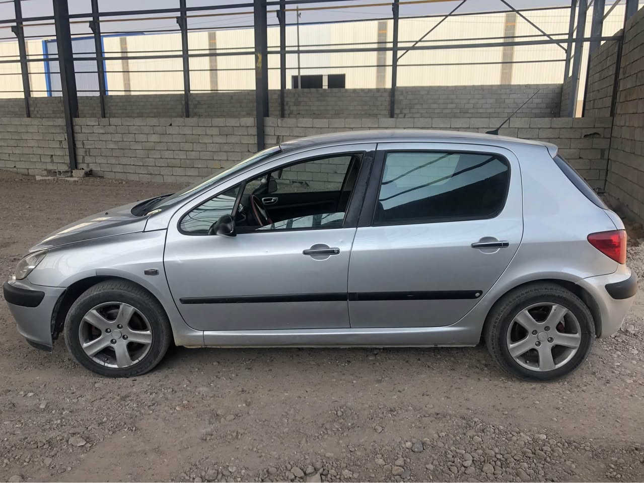 Bejo 307/ بيجۆ 2008
***********
فروشتن و گورينه وه 
بيجو ٣٠٧ موديل/ ٢٠٠٨
گير عادي مه كينه ٢٠ گه وره ي مرغوب 
ره قه م دهوك به ناوكردن به شه رت 
هه زه و سه نه وي به سه ر چووه ٣ وه ره قه غرامه ي له سه ره دواي معامله ي ده ت ده مه وه 
سي پارچه ي هه يه له پشته وه بي ناو گرتن سخف و بونيتي كه ميك كال بويته وه 
سه ياره كي بي مسره فه مالي دوسته
گيرو مكينه و تبريد به شه رتي فحسو كومپيته ر 
نرخي ٥٨ وه ره قه و معامله يكي برايانه
بوو زانياري زياتر له خزماتدامه 
كوره ك وتسئاپ ***********
*********** أربيل, العراق
