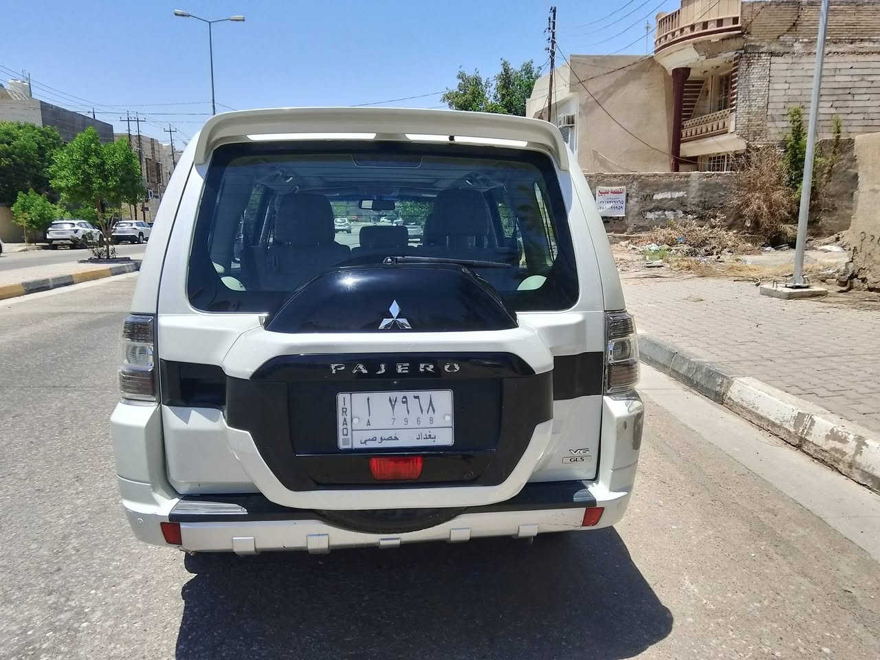 السلام عليكم سياره باجيرو حبتور موديل 2015 خليجي سياره فول مواصفات واحد على واحد السياره محرك تبريد حداديه كير كفاله سياره بيها ثلاث قطع صبغ سعر السياره 147 بها مجال بسيط العنوان كربلاء رقم الهاتف ***********
