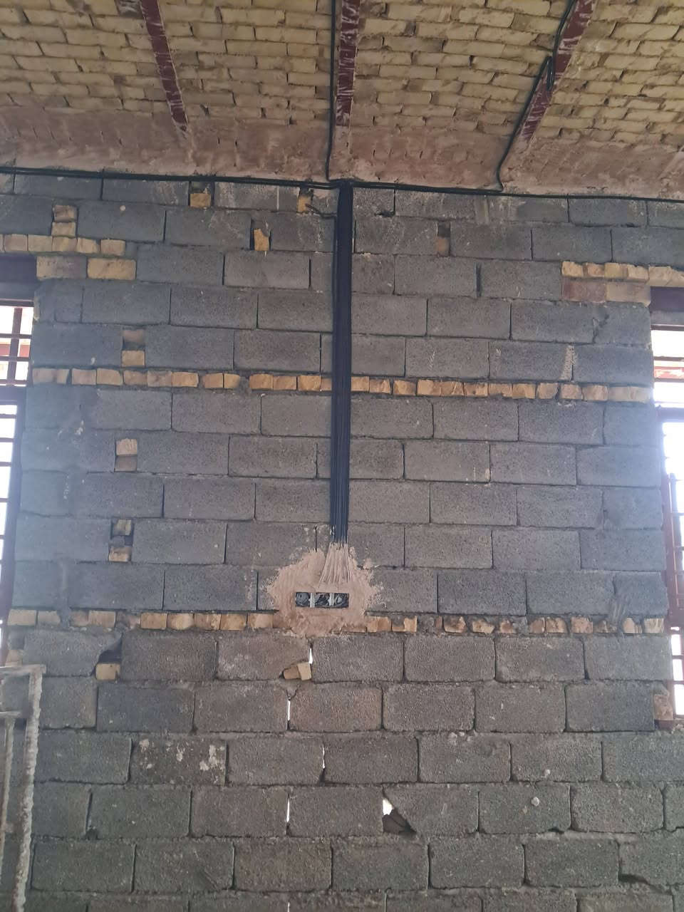 تأسيسات  عامه  كهرباء و ماء و مجاري  وتقطير سبالت وصيانه كل شيء وحسب الطلب  
*********** واتساب
