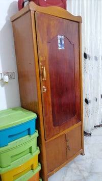 غرفة كاملة • ميز • للبيع