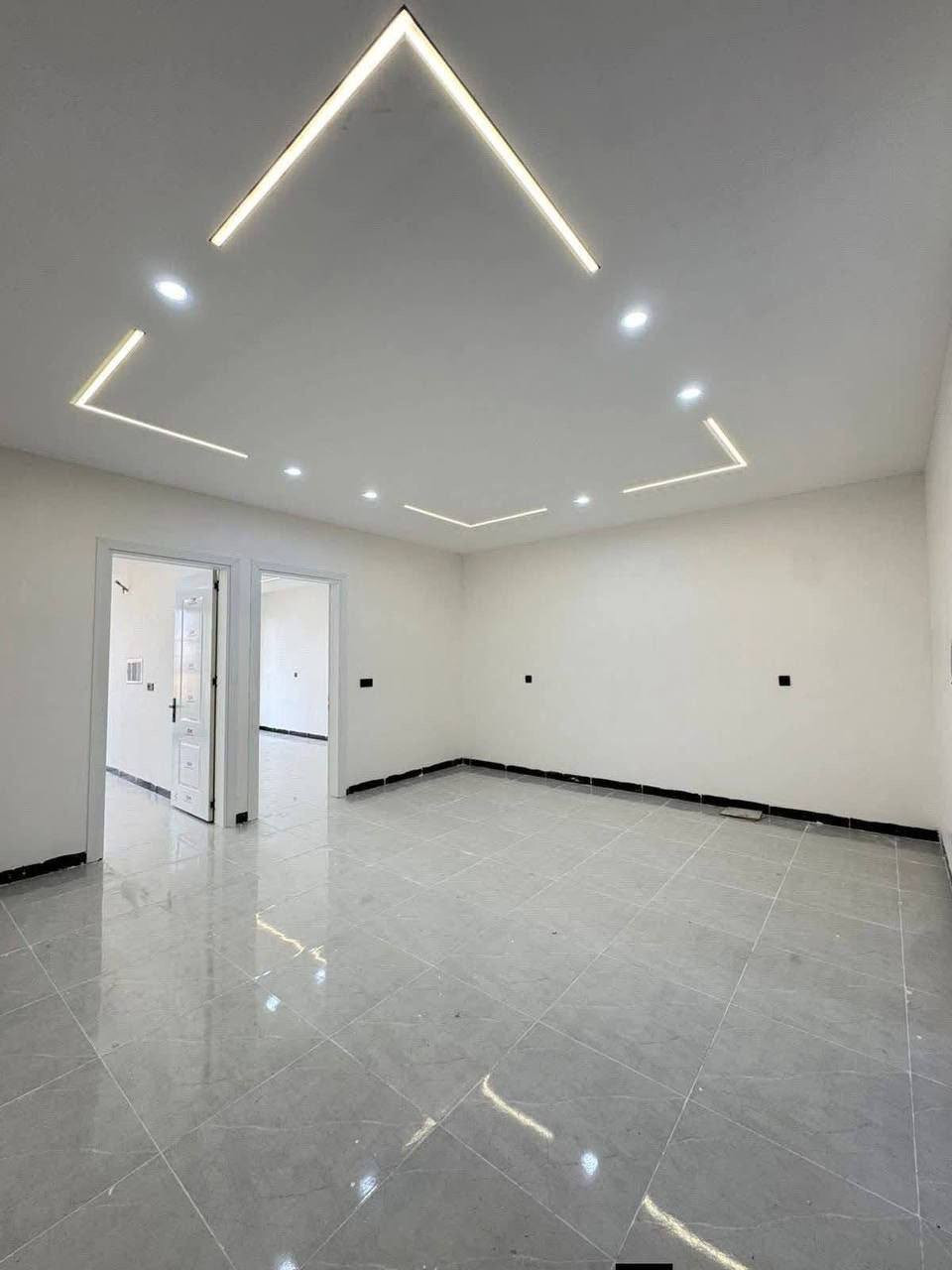 #اشتي1
منزل 125متر زيرو مقابل حديقه للبيع
4نوم
استقبال
مطبخ حار وبارد 
تمليك طابو صرف
============== السعر  قناة 
*********** أربيل, العراق
