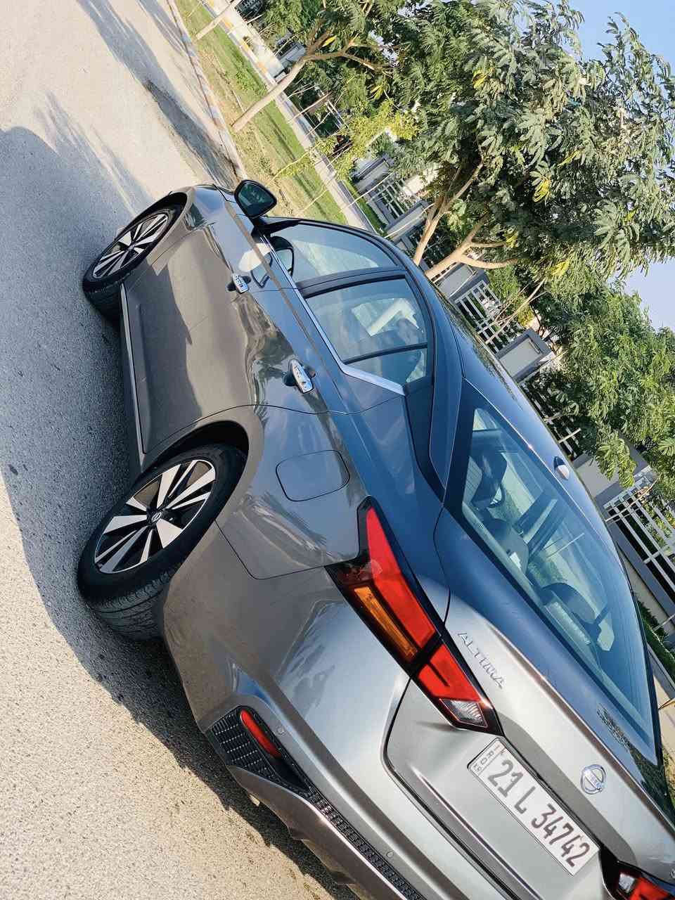 تحيه طيبه…..
للبيع نيسان التيما موديل 2022 

مواصفات SV 

لون نفطي 

ماشيه 60 الف ميل 

 رقم سليمانيه 

سنويه ورقم كله جديد وبأسمي شخصياً 

ضررها بنيد صبغ فقط بدون ايرباك 

تخم تاير جديد

السياره على ايدي ومابيها اي نقص 

مكان السياره ديالى خانقين 

السعر 160

للاستفسار ***********
