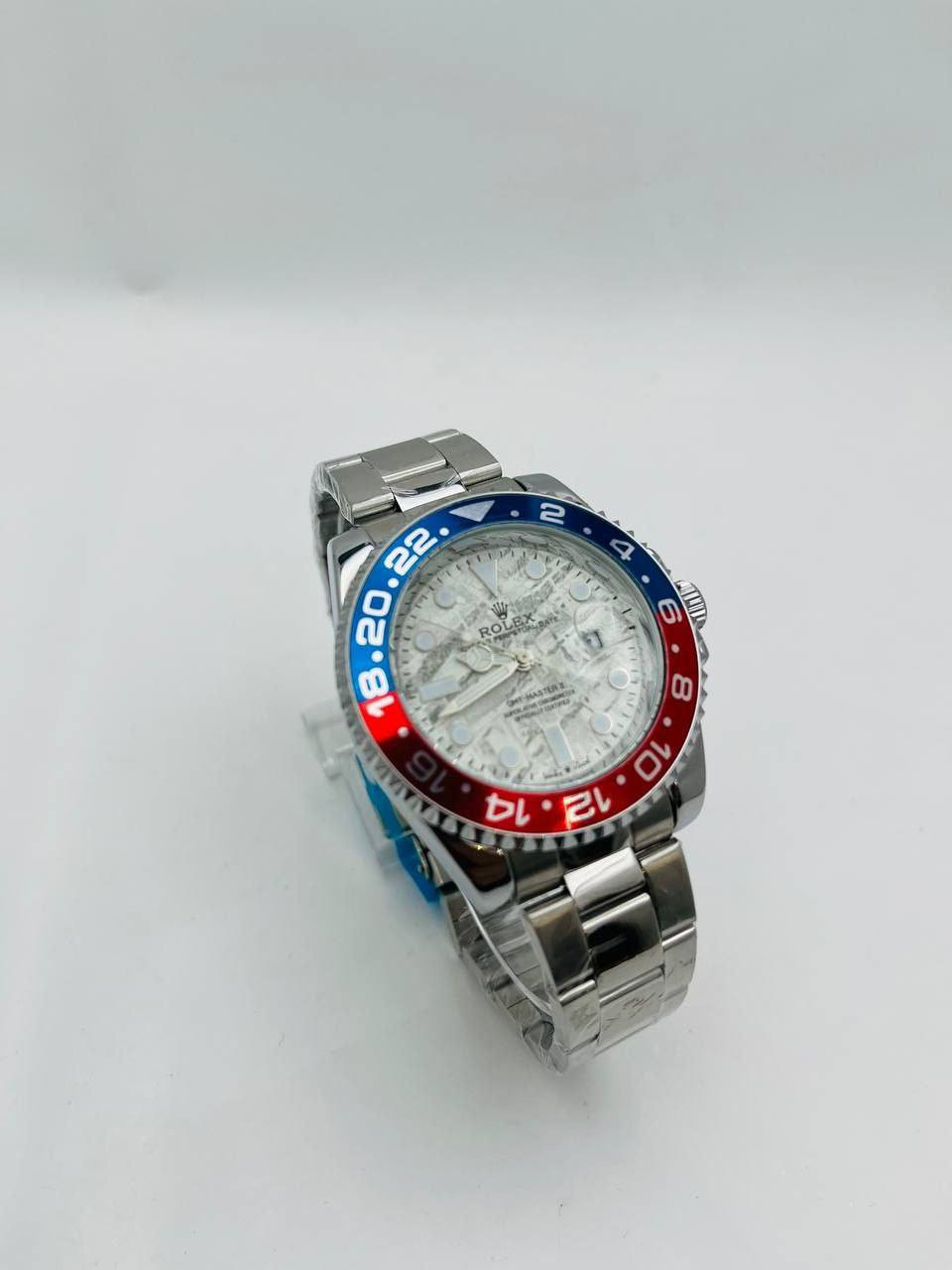 مساء الخير
متوفر عندي ساعات كلش حلوات الي يحب يراسلني ويدلل الاسعار تبدي من 10لل35 توصيل مجاني لكل محافضات
للرد اسرع راسلوني واتساب 
***********
