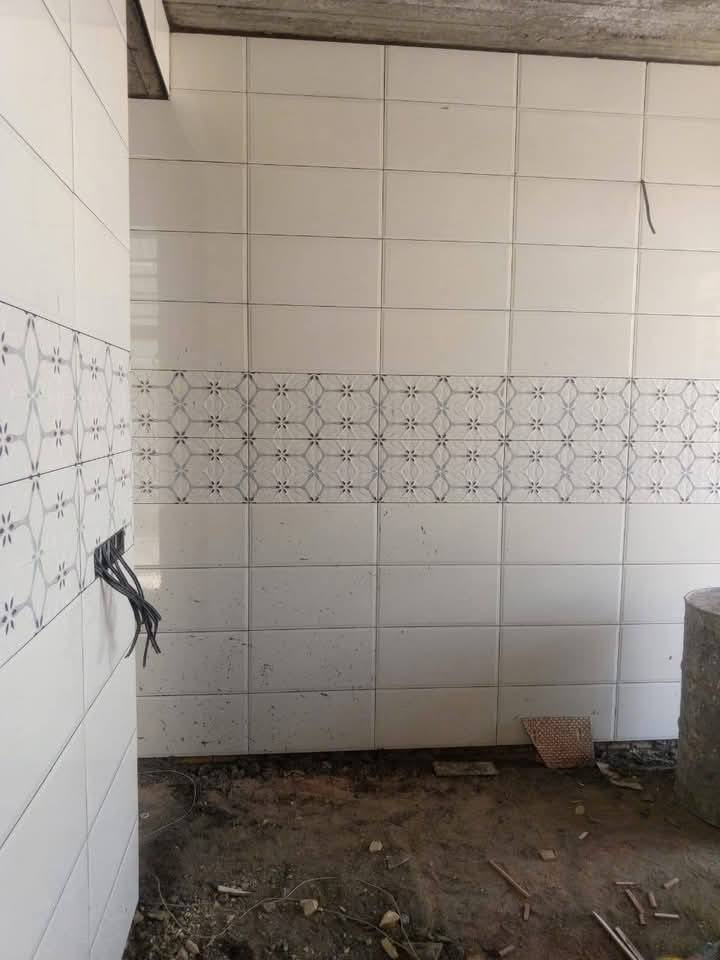 حياكم الله خلفة سيراميك شغل درجه أولى اتحمل كل مسؤلية الشغل متفرغ ***********
