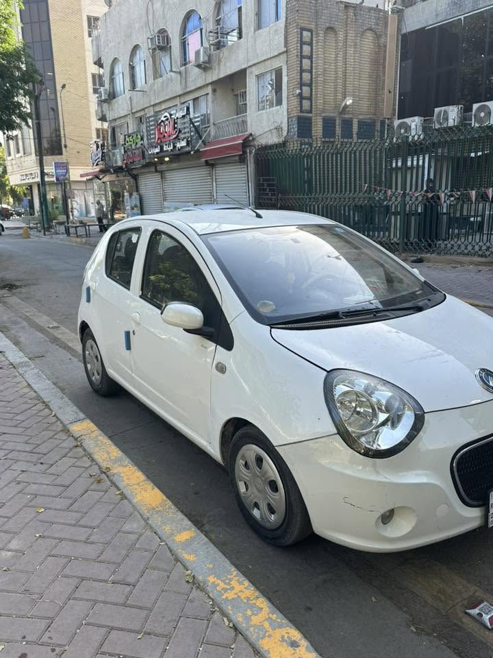 جيلي باندا
موديل 13 ماشية 60 الف بيها صبغ بس جاملغ امامي 

كاملة مكملة تبريد شغال

سعرها 48 ورقة وبيها مجال ان شاءالله

اعظمية
***********
