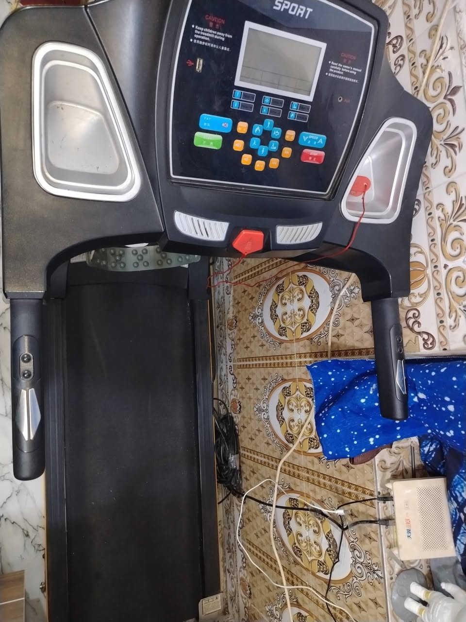 جهاز جري للبيع ب300 نظيف جدا دمبلاصات وجهاز ثاني بي تكسير شحوم ماركه عالميه سعره غالي ومحتاج واريد ابيعه بل فديو موضح كلشي بي للتواصل واتس *********** ابو محمد
