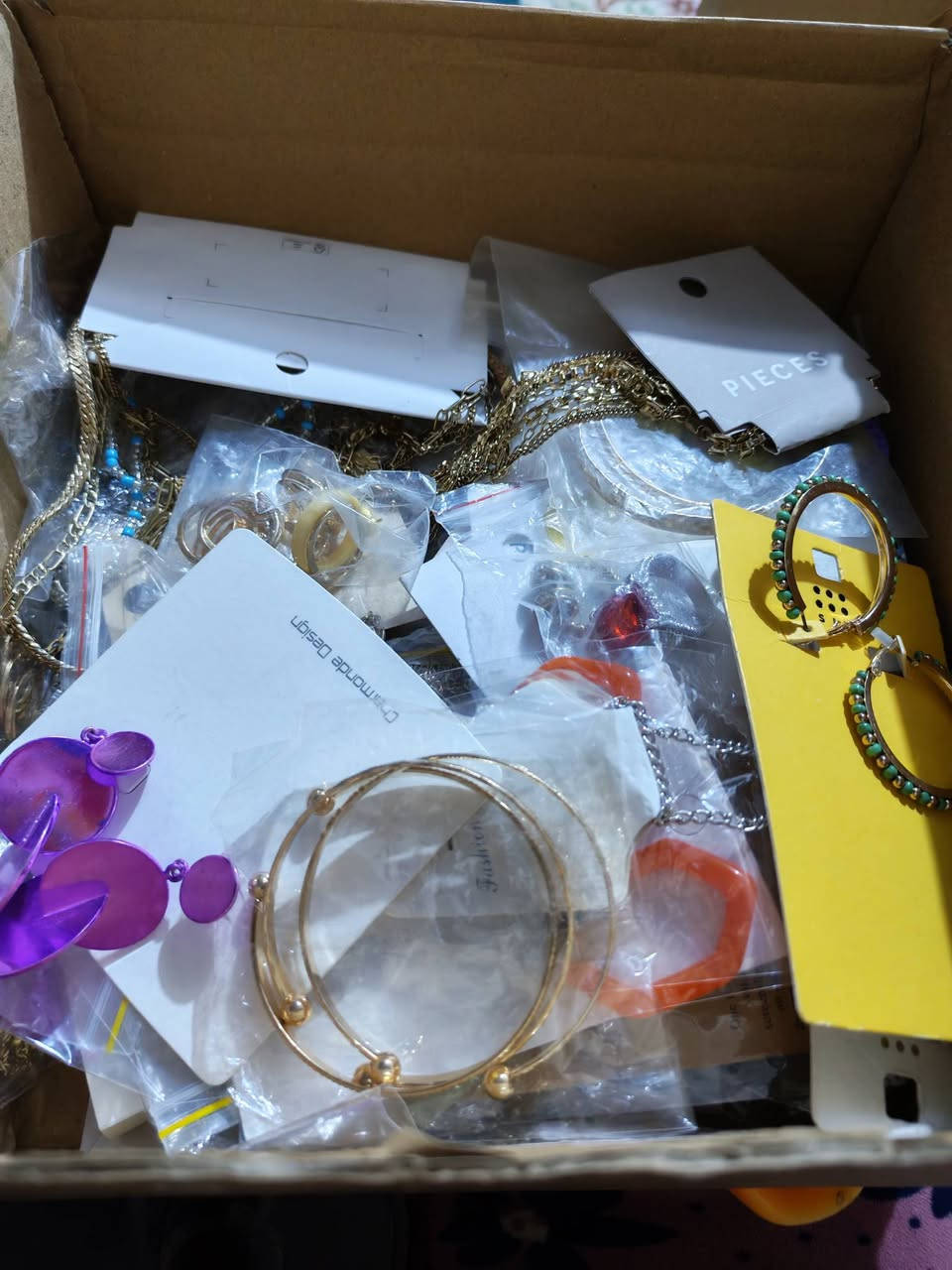 كيلوات اكسسوارات مشكل 
سعر الكيلو ٢٣الف مع التوصيل بدل ٢٥


**إذا كنت صاحب هذا الإعلان وتريد حذفه لأي سبب، رجاءا أرسل رسالة إلى الدعم الفني**