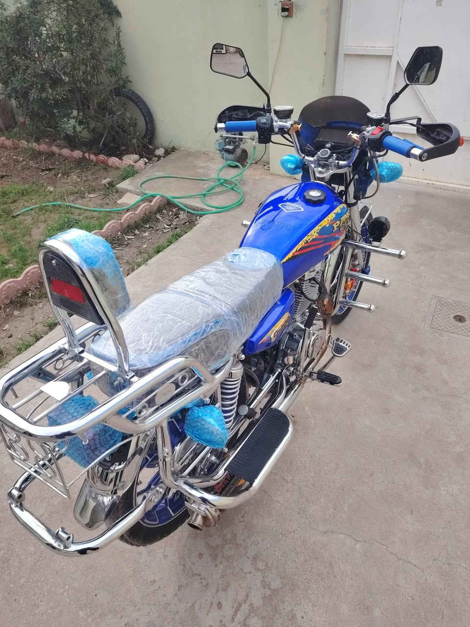 بارت عنتاني 25 سوري اصلي كامل ماكينة ٢٠٠ كبس منفس اصلي للبيع جهاز إنذار تشغيل عن بعد السعر 6 ورقات ***********
