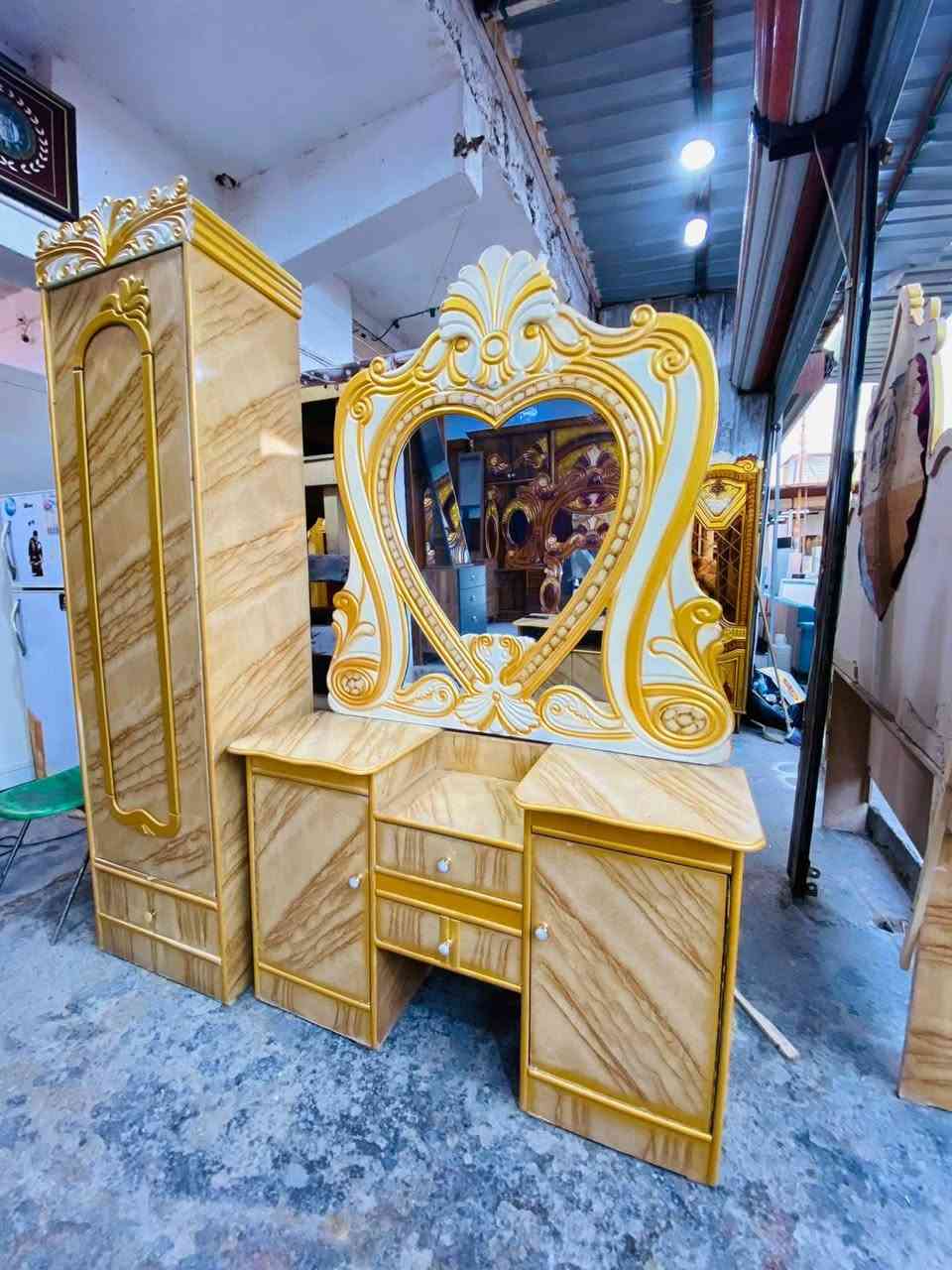 السعرررر بسسس 700 صاج عراقي.     ***********
