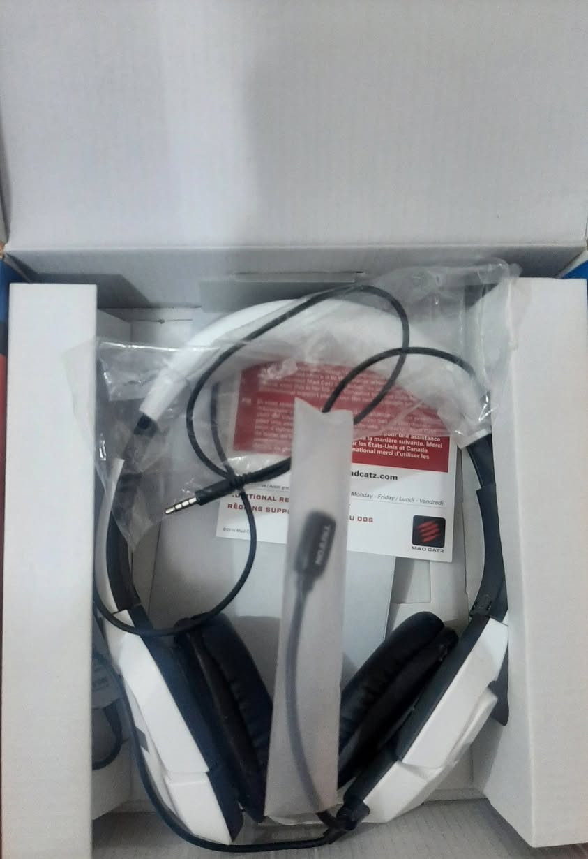 سماعة ماركة
🎧 سماعة ألعاب ماركة TRITTON
للبيع سماعة Tritton المعروفة بنقاء الصوت والراحة أثناء الاستخدام الطويل
المواصفات :
 تعمل على بلاستيشن و اكس بوكس والموبايل و كمبيوتر
الصوت ستيريو عالي الدقة لتجربة ألعاب واقعية
المايكروفون مرن وقابل للتعديل مع خاصية عزل الضجيج 
تصميم وسادات أذن مريحة جداً وخفيفة الوزن.
.
السعر 20 الف بيها مجال 
يوجد توصيل لجميع محافظات وطنا الحبيب 🇮🇶


**إذا كنت صاحب هذا الإعلان وتريد حذفه لأي سبب، رجاءا أرسل رسالة إلى الدعم الفني**