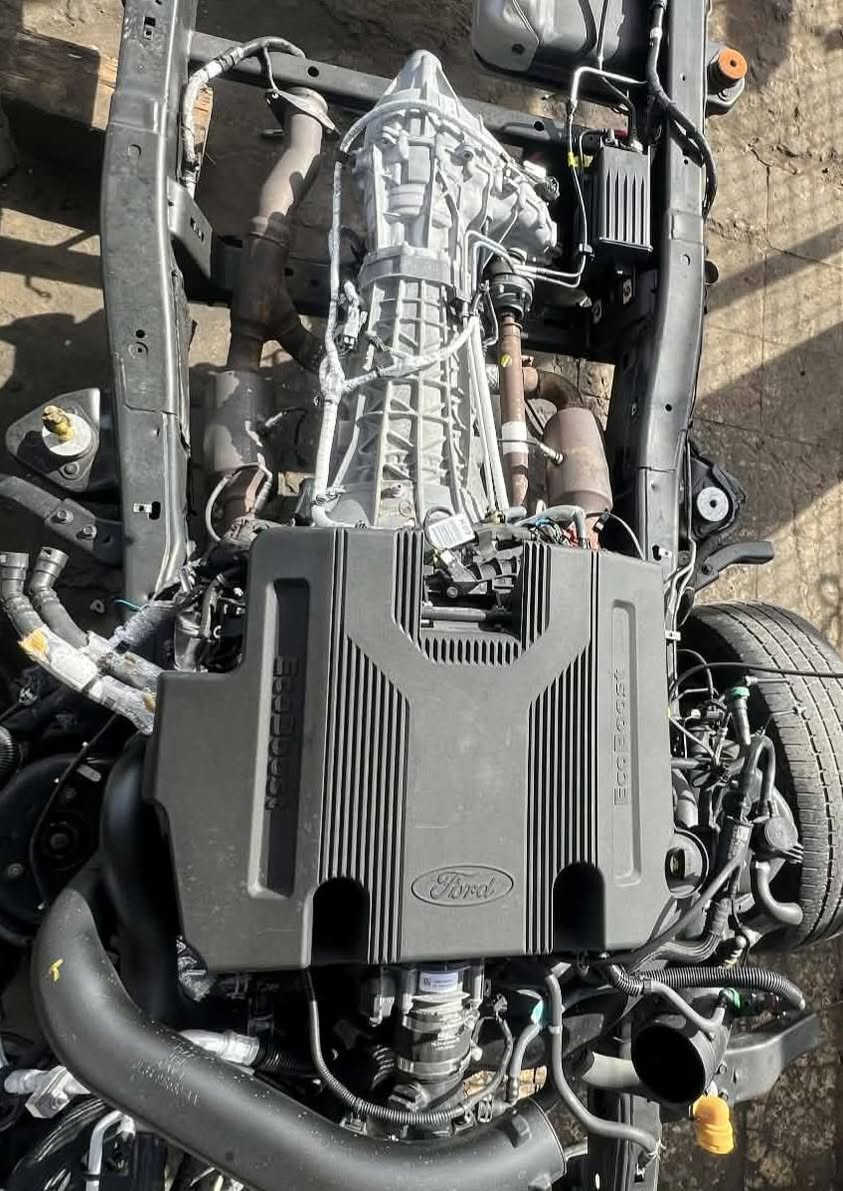 سلام عليكم محرك فورد6V شغال
حجم F150 دبل تيربو كير 10 نمار موديل 2020 
مال كصه 
زيرو بعده
العنوان بغداد
‏‪***********‬‏
