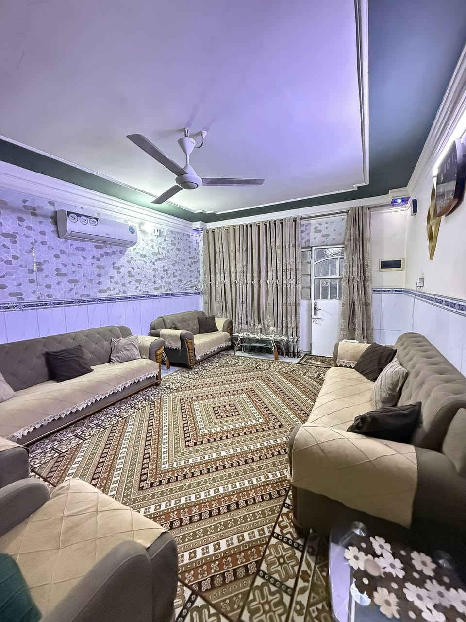 للبيع✅
80م.      20x4
الموقع📍الشعب-خلف النادي العربي
يحتوي على/
گراج-استقبال+صالة+مطبخ حار+غرفة نوم بالطابق2️⃣

🔸السعر:165 قابل للتفاوض

مكتب الثقة للعقار
حي اور-شارع نادي النفط-مقابل عيادة سناريا لطب الأسنان
***********📳
***********📳
