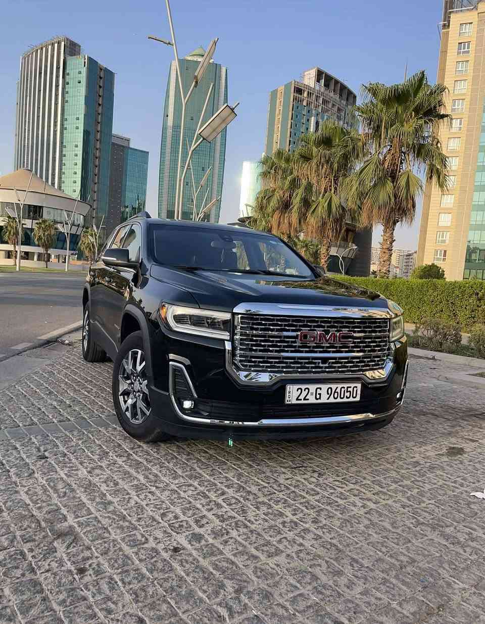 السلام عليكم ورحمة الله وبركاته جمسي اكاديا موديل2023 ماشيه 68 كم محركها 2.0T مواصفات السياره SLT شاشه وكامره وكشنات جلد وكهرباء السياره سبعه راكب ٣ قطع تبريد صندوق كهرباء تشغيل عن بعد وبصمه وبيها ترحيب السياره بأسمي ورقمها اربيل مكانها اربيل السياره حادثها ٣ قطع فقط السعر 200وبيها مجال  رقمي ***********.     ***********
