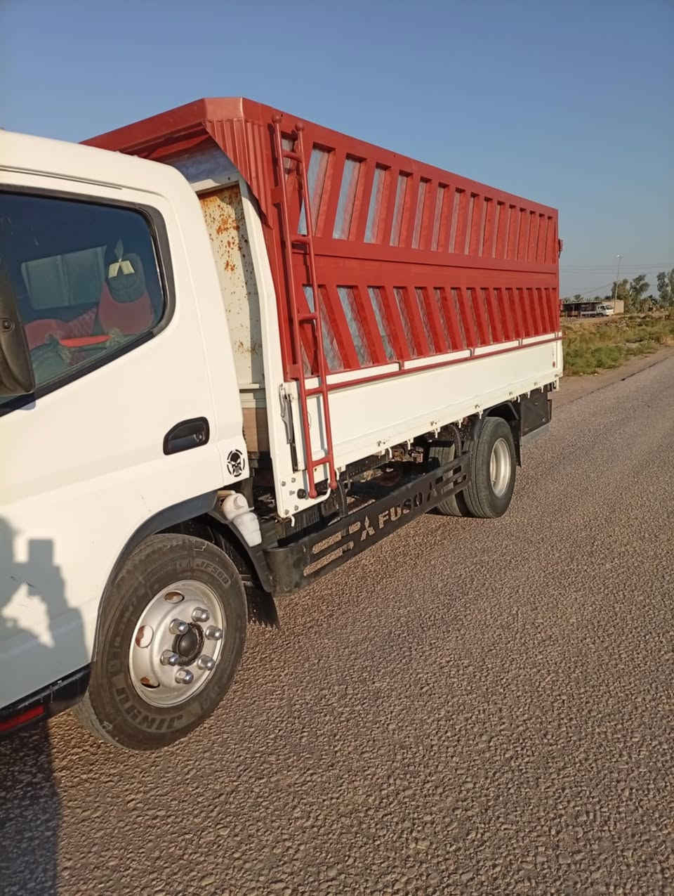 كنتر للبيع موديل 2017كفاله عامه رقم قادسيه سياره خير من الله متصرف عليها ربع كبل للشارع ***********
